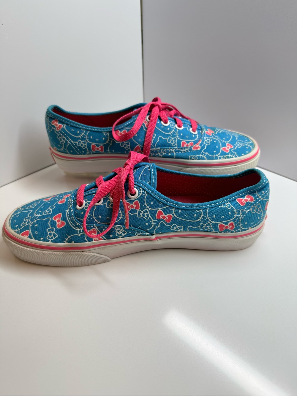 Vans x Hello Kitty Authentic "Hawaiian Ocean Blue" sneakers